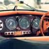 Tablero interior Aston Martin DB2 en color gran formato – fotografía artística clásico británico edición 8 ejemplares