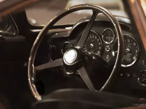 Volante interior Aston Martin DB5 el coche de James Bond 1963 – fotografía artística edición 3 ejemplares