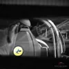 Marco de automóvil contemporáneo - Volante de Ferrari Volante Ferrari en blanco y negro con logo del Cavallino Rampante en color – fotografía artística edición limitada 20 ejemplares