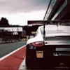 Foto Porsche 997 GT3 COPA Porsche 997 GT3 Cup en boxes de Spa-Francorchamps – fotografía artística edición limitada formato cuadrado