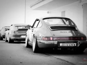 Fotografía de carreras Porsche clásico ancestro en el circuito de Croix-en-Ternois Francia, coche histórico de competición vintage en pista francesa, arte de pared automovilístico edición limitada