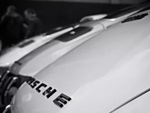 Foto Viejo Porsche – Porsche 901 Trasera del Porsche 901 en fila de clásicos – fotografía artística edición ultra-limitada 9 ejemplares