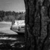 Lienzo Porsche antiguo clásico en blanco y negro, fotografía artística monocromo de coche vintage de los años 60-70, cuadro decorativo automovilístico de colección edición limitada
