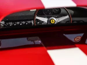 Ferrari 246 Dino rojo interior tablero a través de ventana trasera – Concours d'Élégance Pebble Beach fotografía artística