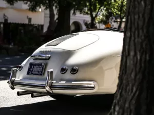 Decoración mural Porsche clásico en las calles de Carmel-by-the-Sea California, fotografía artística de coche de colección en el pueblo del Concours d'Elegance, lienzo premium edición limitada