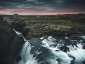 FOTOGRAFÍA “CASCADA DESCONOCIDA”, ISLANDIA