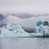 FOTOGRAFÍA DEL GLACIAR JÖKULSÁRLÓN Laguna glaciar Jökulsárlón Islandia icebergs flotando aguas azules glaciar Breiðamerkurjökull – fotografía paisaje ártico edición limitada