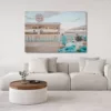 Fotografías de Marbella - Puerto Banús Cuadros fotografía Cuba 59 beach bar Marbella exhibidos en salón luminoso moderno con paredes blancas, sofá beige y decoración minimalista contemporánea