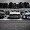 BMW clásicos Le Mans Classic parrilla salida BMW 2002 Turbo Serie 3 CSL 3.0 blanco negro colores M – fotografía edición limitada
