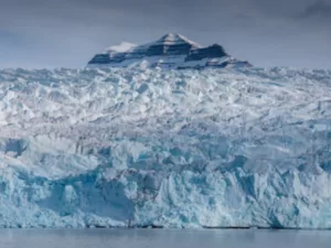 Fotografía tonos de azul hielo glaciar Svalbard Ártico