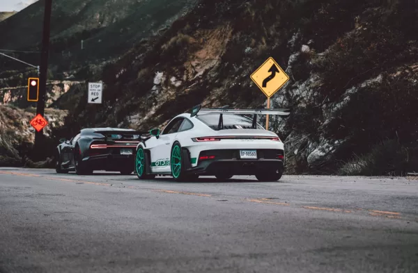 Fotografía fine art Porsche GT3 RS Bugatti Chiron cañón carretera edición limitada cuadro automóvil