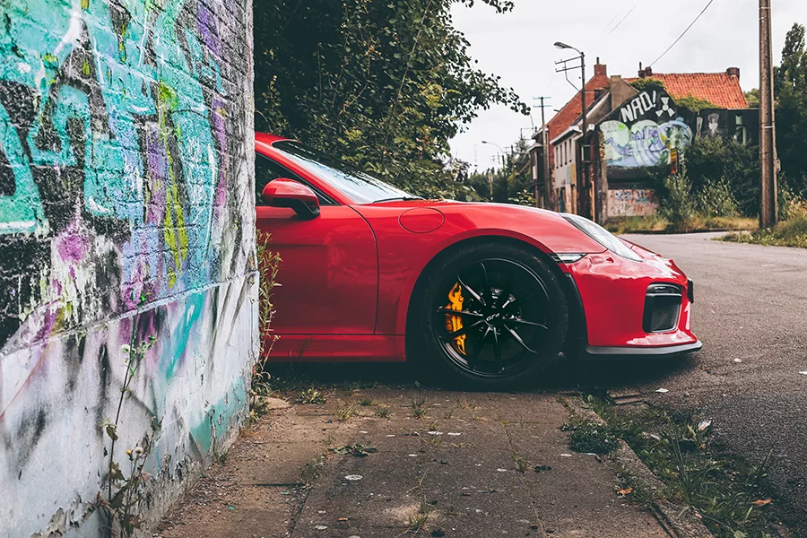fotografía fine art Porsche Cayman GT4 rojo graffiti Doel edición limitada cuadro