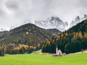 Fotografía iglesia San Giovanni Val di Funes Dolomitas