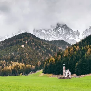 Fotografía iglesia San Giovanni Val di Funes Dolomitas