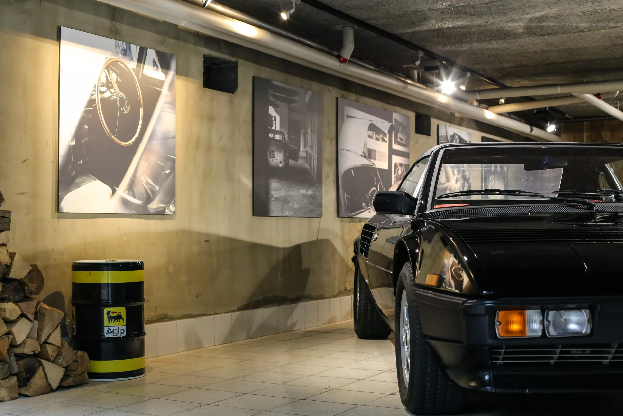 Obra Cars and Roses instalada en casa de un cliente - impresion fine art