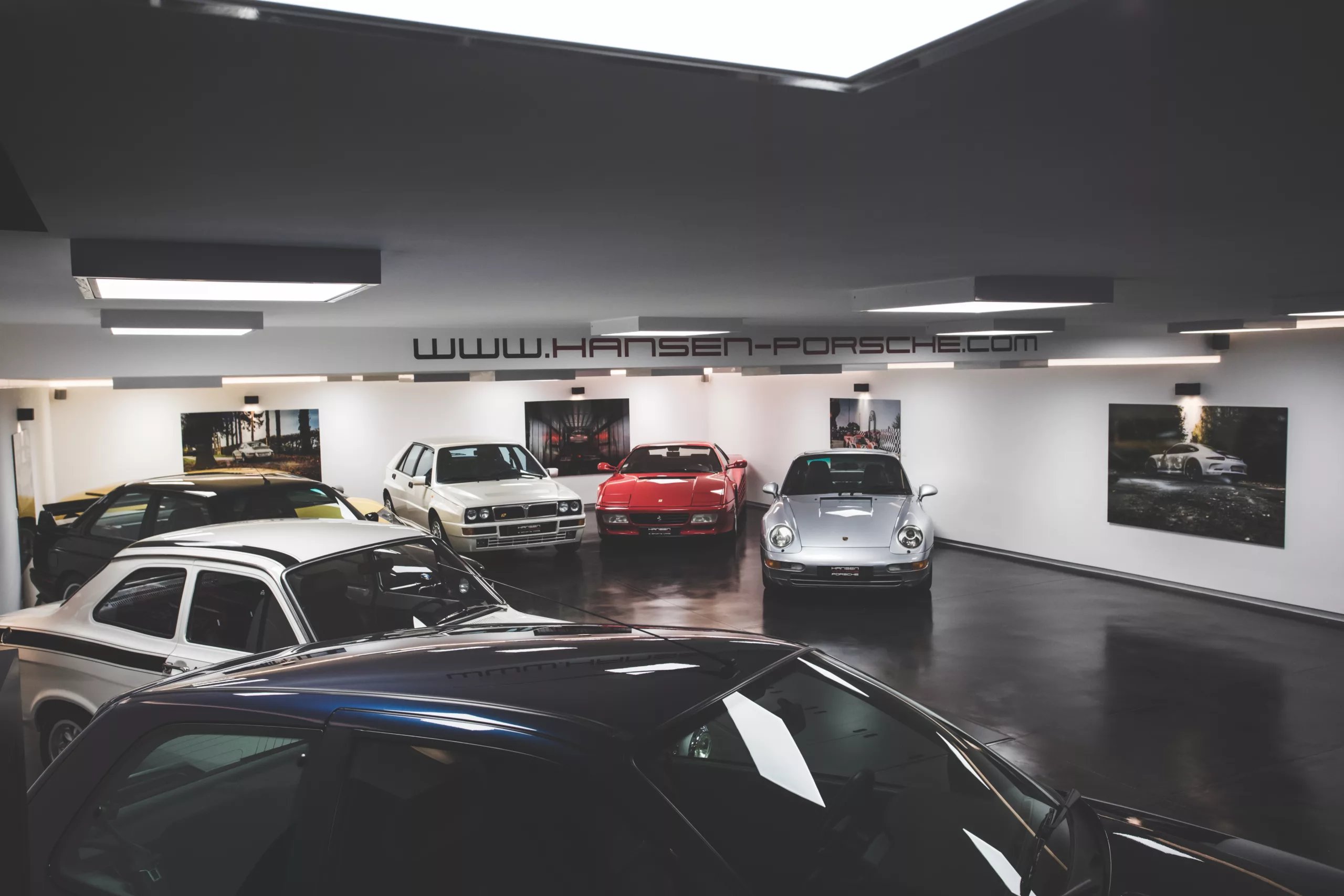 Obra Cars and Roses instalada en casa de un cliente - impresion fine art