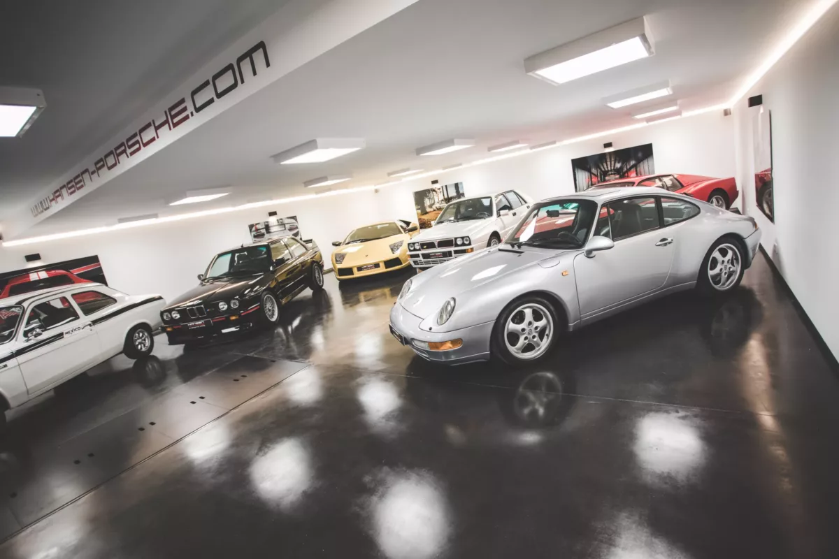 Obra Cars and Roses instalada en casa de un cliente – fotografía de autor