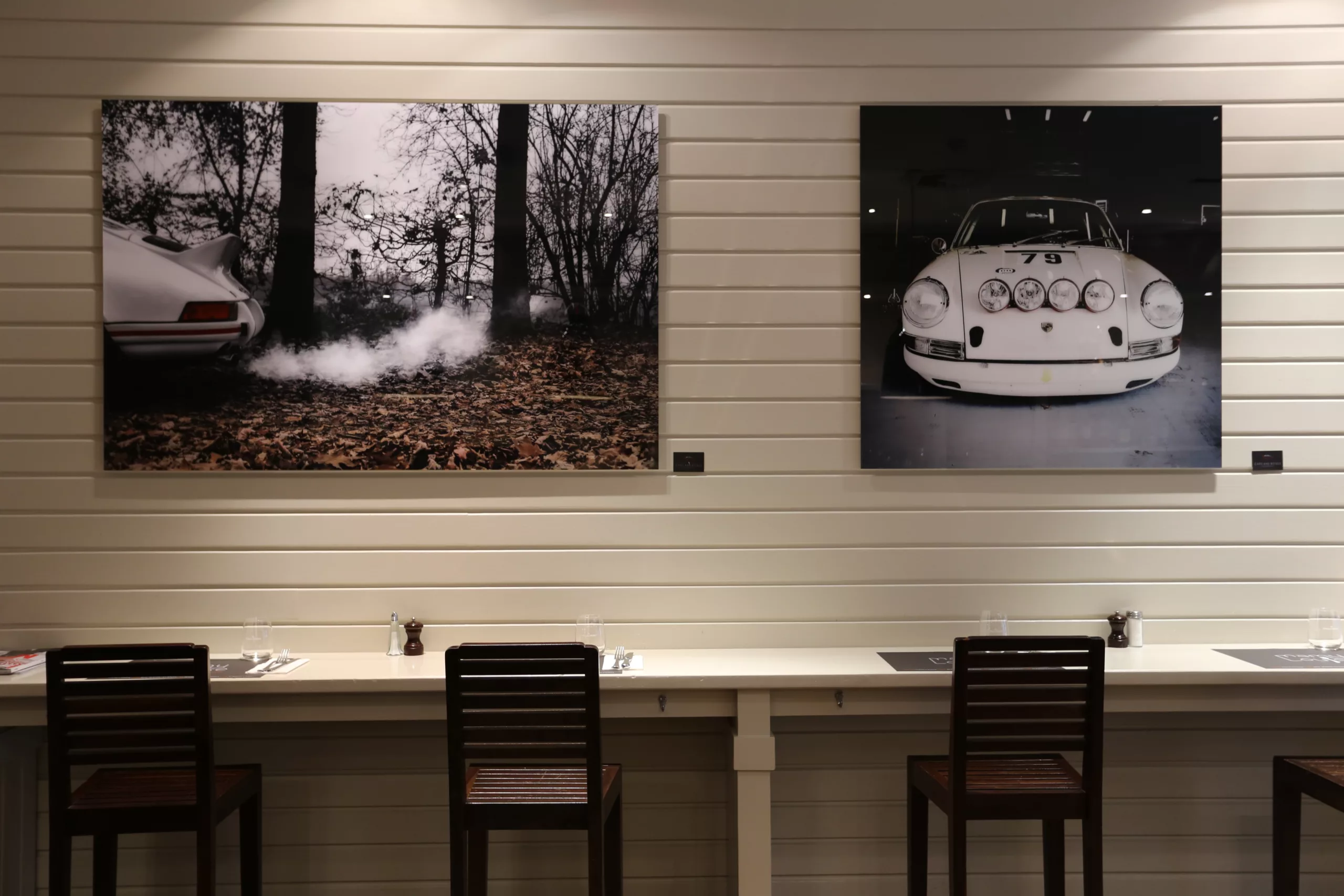 Obra Cars and Roses instalada en casa de un cliente - impresion fine art