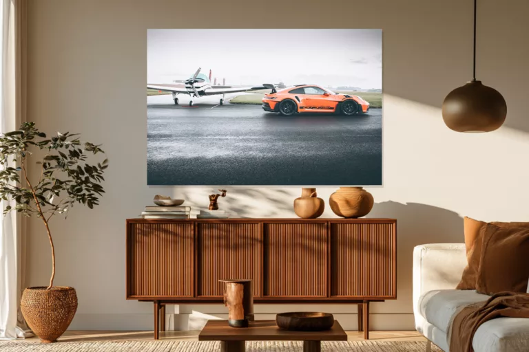 Porsche GT3 RS — Pista Mojada — fotografía de arte en un salón