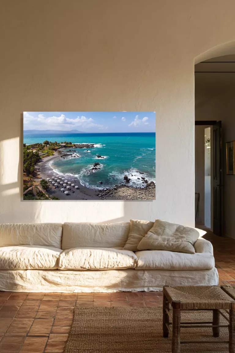 Creta en Grecia — Bahía Turquesa y Rocas Volcánicas — fotografía de arte en un salón